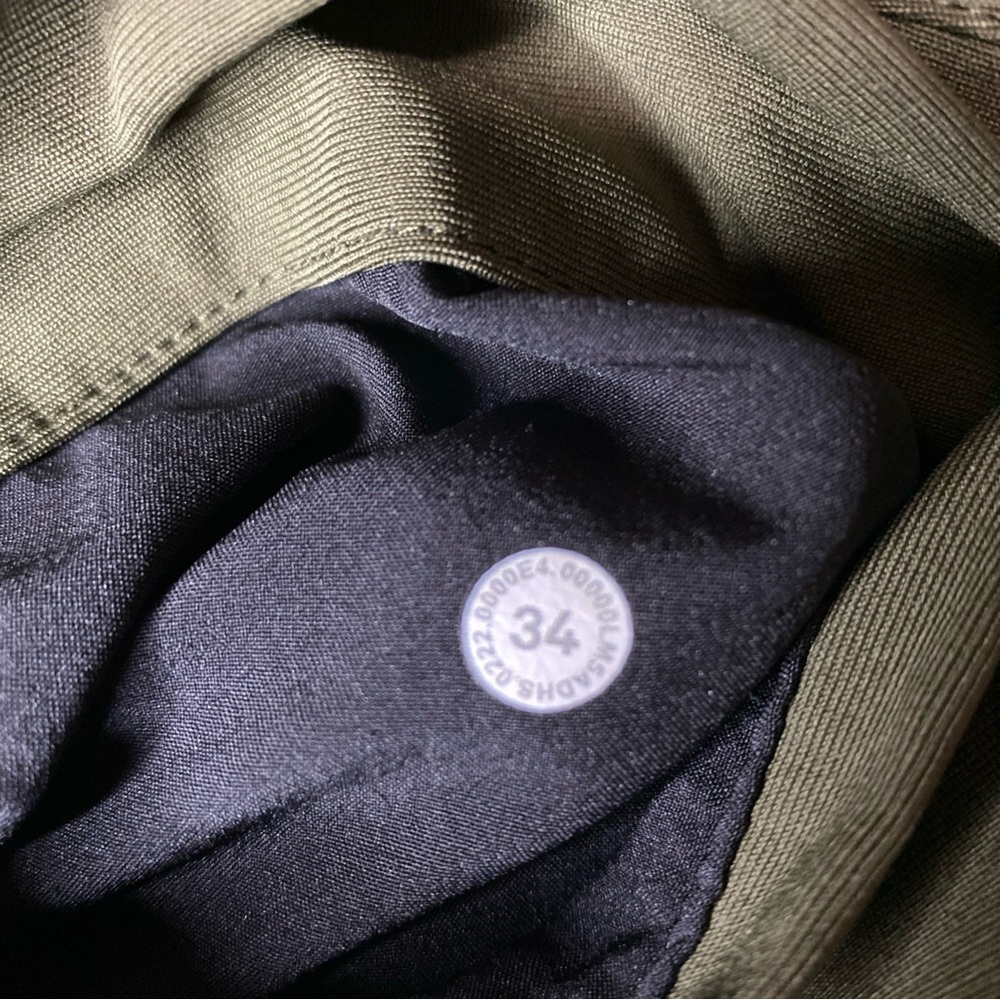 Lululemon Commission Mens Green Pants Size 34 Stretch Chino LM5ADHS - Picture 3 of 3